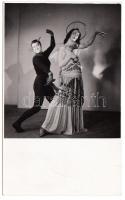 cca 1940 Bence Pál: A Szentpál Tánccsoport előadása. Vintage fotó levlap méretben