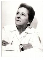 1970-1980 Gobbi Hilda, egy portréfotó és egy róla készült karikatúra fotómásolata, 9x7-13x10cm