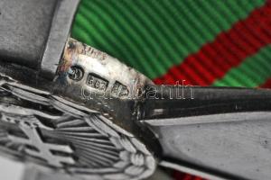 1935. "Magyar Ezüst Érdemkereszt" fémjelzett kitüntetés eredeti zöld mellszalagon T:2-
Hun...