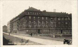 Praha XIX. Dejvice, Útulny domov / apartment house