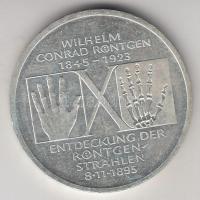 Németország 1995D 10M Ag "W.C. Röntgen" T:1-
Germany 1995D 10 Mark Ag "W.C. Rontgen&q...