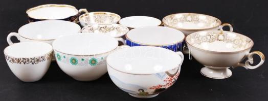 Külföldi porcelán csészék és csészealjak, két süteményes tányérral, jelzettek, hibátlanok, kézzel fe...