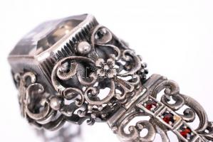 Filigrán ezüst (Ag.) karkötő és gyűrű, csiszolt féldrágakövekkel, jelzés nélkül, biztonsági lánccal,...