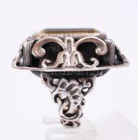 Filigrán ezüst (Ag.) karkötő és gyűrű, csiszolt féldrágakövekkel, jelzés nélkül, biztonsági lánccal,...