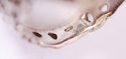 Filigrán ezüst (Ag.) karkötő és gyűrű, csiszolt féldrágakövekkel, jelzés nélkül, biztonsági lánccal,...