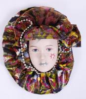 2db porcelánbaba és egy falidísz / 
Bisque dolls and a wall decoration, 42cm, 25x20cm