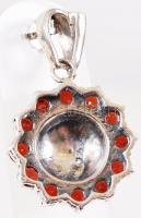 Ezüst korong alakú függő közepén markazit szélén körben gránit berakásokkal díszítve. / Silver penda...