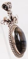 Ezüst medál. Ovális, fonott szegélyű, virág függesztős foglalat labradorit kővel. / Silver pendant o...