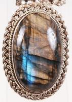 Ezüst medál. Ovális, fonott szegélyű, virág függesztős foglalat labradorit kővel. / Silver pendant o...