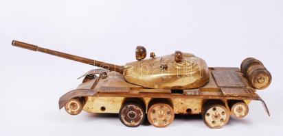 Réz tankmakett / 
Brass model of a tank, 26x10x5cm, 2,4kg