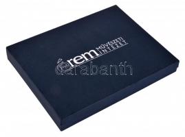 Éremtartó kazetta kék színben 12 férőhellyel újszerű állapotban