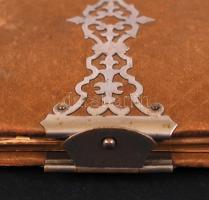 1889 Veretes emlékkönyv néhány rajzzal. Gerinc hibás