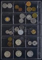 Hobbi gyűjtemény albumba rendezve magyar és külföldi fémpénzekkel négy nagyméretű berakólapon T:vegy...
