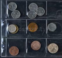 Hobbi gyűjtemény albumba rendezve magyar és külföldi fémpénzekkel négy nagyméretű berakólapon T:vegy...