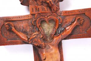 Cca 1800 ereklyetartó kereszt, faragott fa, elcsúsztatható hátlapon szimbólumokkal, belsejében felir...