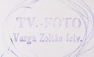 cca 1940-1970 Magyar filmtörténeti leletek: színészek, jelenetek. 33db fotó, többsége feliratozott, ...