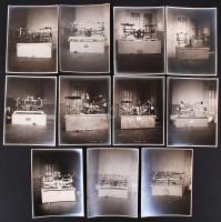 1920-1940 Technikatörténeti jelentőséggel bíró fotósorozat magyar gyártmányú asztali mérlegekről. 35...