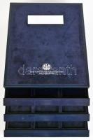 "Éremmester" éremtartó 3db kihúzható tálcával, összesen 36db férőhellyel újszerű állapotba...