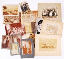 1880-1950 Vegyes minőségű fotótétel: 79db keményhátú és 20db egyéb fénykép, különféle témák, használ...