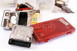 Óra tétel: Doboznyi órák, óra szerkezetek, tartozékok, 20×20 cm, m:30 cm