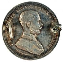 1914-. "II. osztályú Ezüst Vitézségi Érem" Ag kitüntetés, "A" fémjellel a peremen, kitűzővé alakítva. Szign.: LEISEK T:2- (tű nélkül)