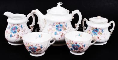 Hiányos jelzés nélküli teás készlet, pótolt fedők, hajszálrepedések az egyik csészén, kézzel festett