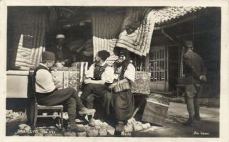 Sarajevo market (gluemark)