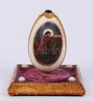 Dísztojás "Paulin Gyula 1863" felirattal, kézzel festett, díszített talapzaton, m:12 cm