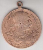 Osztrák-Magyar Monarchia / Veszprém 1908. "EMLÉKÜL Ő FELSÉGE A CSÁSZÁR ÉS KIRÁLY JELENLÉTE ALKALMÁBÓL A VESZPRÉMI NAGY HADGYAKORLATOKNÁL 1908. SEPTEMBER HAVÁBAN" Br medál (29mm) T:3 Austro-Hungarian Monarchy / Veszprém 1908. "Military Exercise with the presence of Franz Joseph" Br commemorative medal C:F