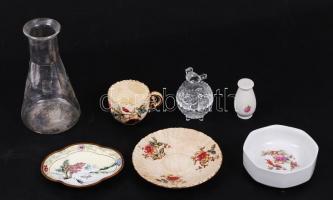 Kis bolhapiactétel izgalmas darabokkal, érdemes megnézni / 
Flee market lot with interesting items