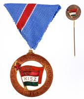 1957. "KISZ Hűség a Néphez Hűség a Párthoz" zománcozott kitüntetés mellszalaggal és miniatűrrel adomáynozói dísztokban T:1