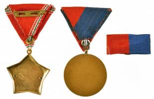 1964. Munkásőr kitüntetés mellszalaggal, szalagsávval és miniatűrrel, dísztokban + ~1970. "Kivá...