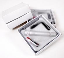 2 db kis elemlámpa, saját tokjában elemmel, h:8 cm