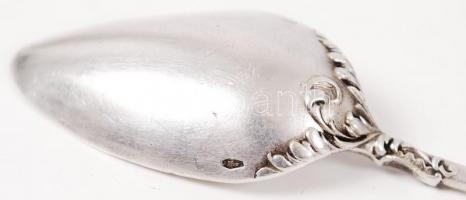 Szecessziós mokkáskanál, plasztikus díszítésekkel, jelzett, mesterjeles (VCD), h:11 cm, nettó: 16,8 ...