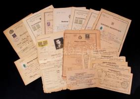 1922-1947 Illetőségi bizonyítványok, ideiglenes bizonyítványok, bejelentési igazolószelvények, több illetékbélyeggel, az egyik fényképpel ellátva (11 db).