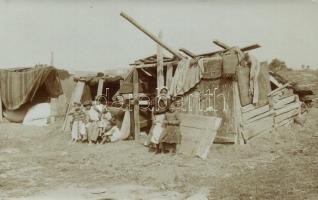 Cigányfalu valahol Magyarországon, Köves Sándor photo