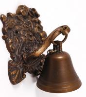 Antik gazdagon díszített falra szerelhető csengő, réz, m:12 cm