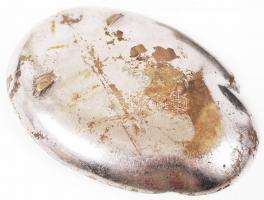 Ovális növény motívumos tálka, fém, kopott, 14×10 cm