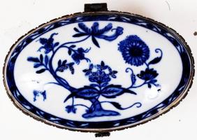 Német ékszertartó dobozka ón szegéllyel, jelzett, hibátlan, máz alatti festéssel, 12×7 cm