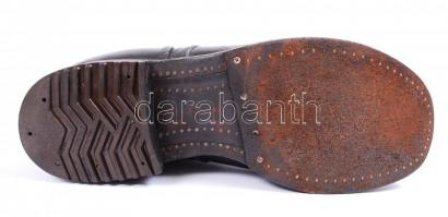 Német bőr betétes katonai csizma, jó állapotban, méret:26 (kb 42)