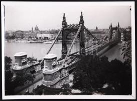 cca 1930 Erzsébet híd látképe, 12x18 cm