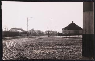 1944 Veresegyház vasúti átjáró fotólap, hátoldalán Fekete László fényképész pecsétje és feljegyzései