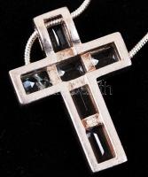 Ezüst (Ag.) függő, ezüst nyakláncon, kereszt forma topáz berakással, bruttó:17 g