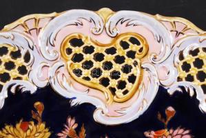 Zsolnay krizantém virágos áttört dísztál, apró hajszálrepedésekkel, jelzett(mélynyomás), kézzel fest...