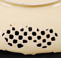 Zsolnay krizantém virágos áttört dísztál, apró hajszálrepedésekkel, jelzett(mélynyomás), kézzel fest...