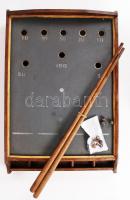 Cca 1960 Gyermek rex asztal, fa dákokkal (2 db), fém golyókkal, gombával, 55×40 cm