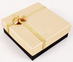 Nefrit függő, kapcsos függesztővel, díszdobozban / Nefrite pendant 5 cm