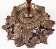 Gazdagon díszített gyertyatartó pár, réz, m:17 cm