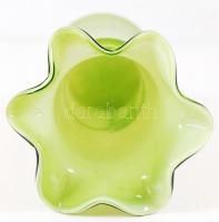 Zöld fodros peremű váza, több rétegű, szál díszítéssel, hibátlan, m:19 cm