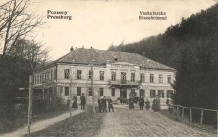 Pozsony, Vaskutacska, Eisenbrünnel; Ferdinánd király vasfürdő / spa (ázott / wet damage)